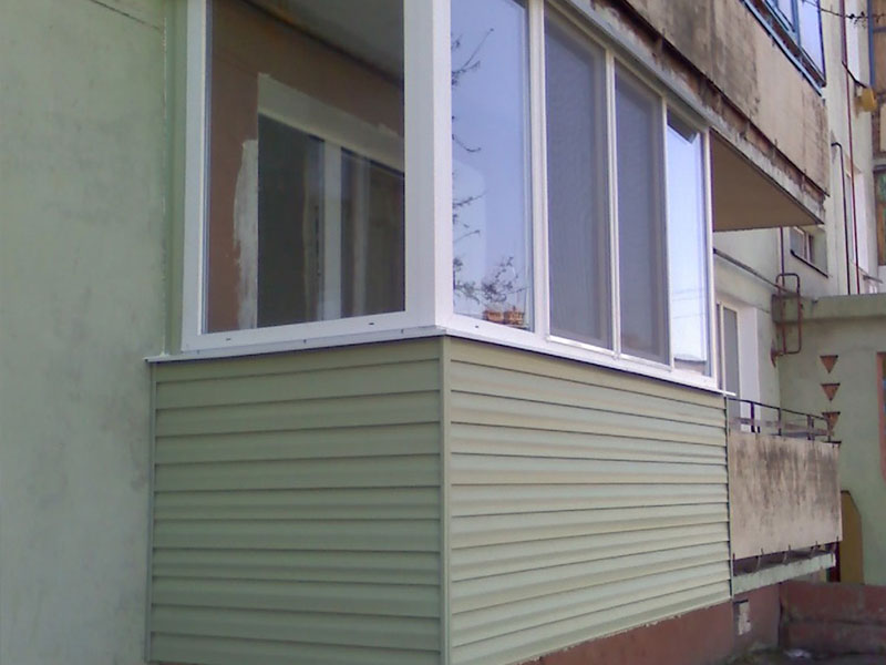 Внешняя обшивка балкона