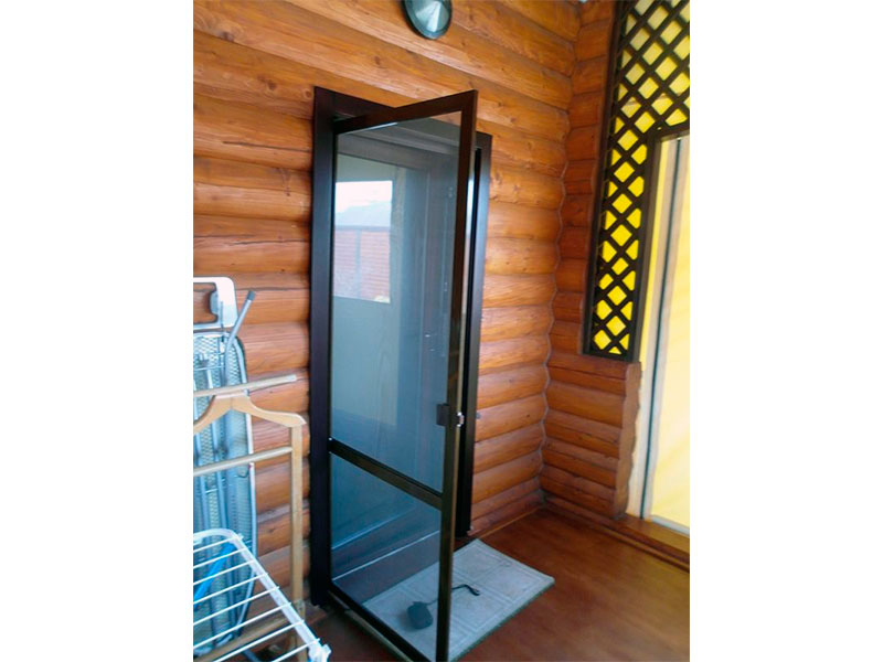 Москитная дверь